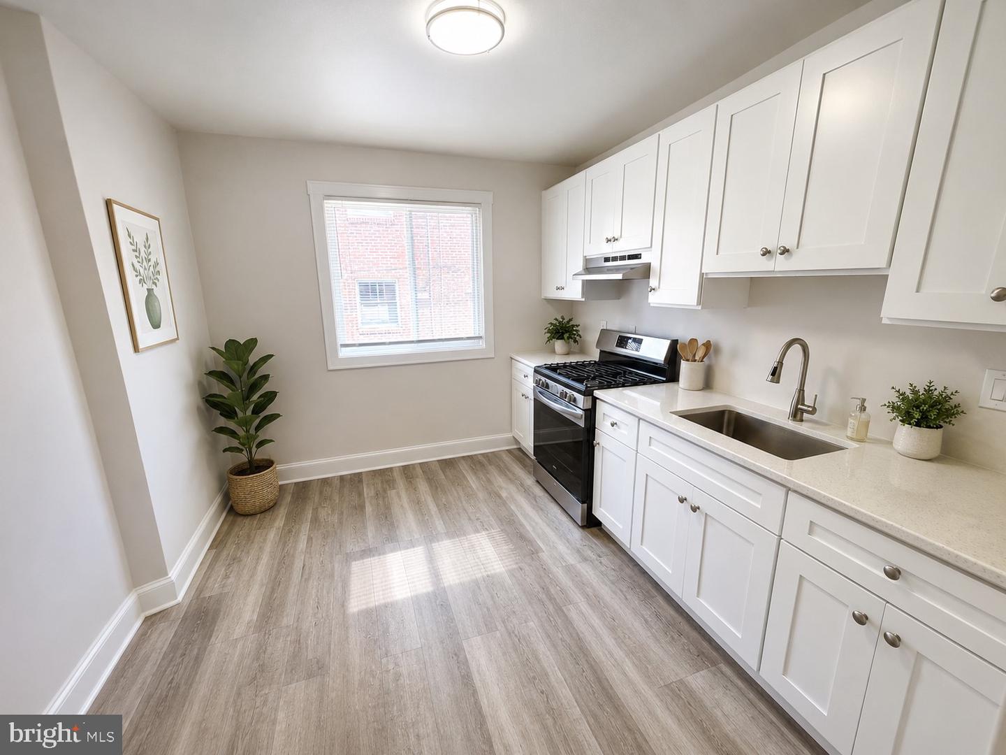 4047 Howland St Property Photo 12