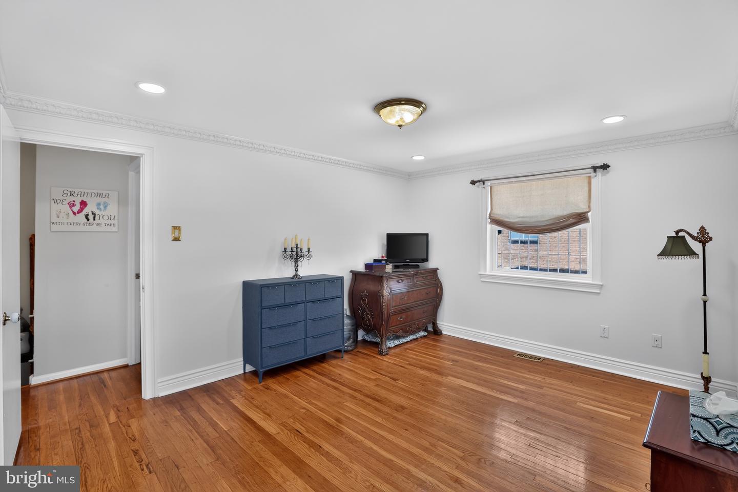 866 N Marshall St Property Photo 33