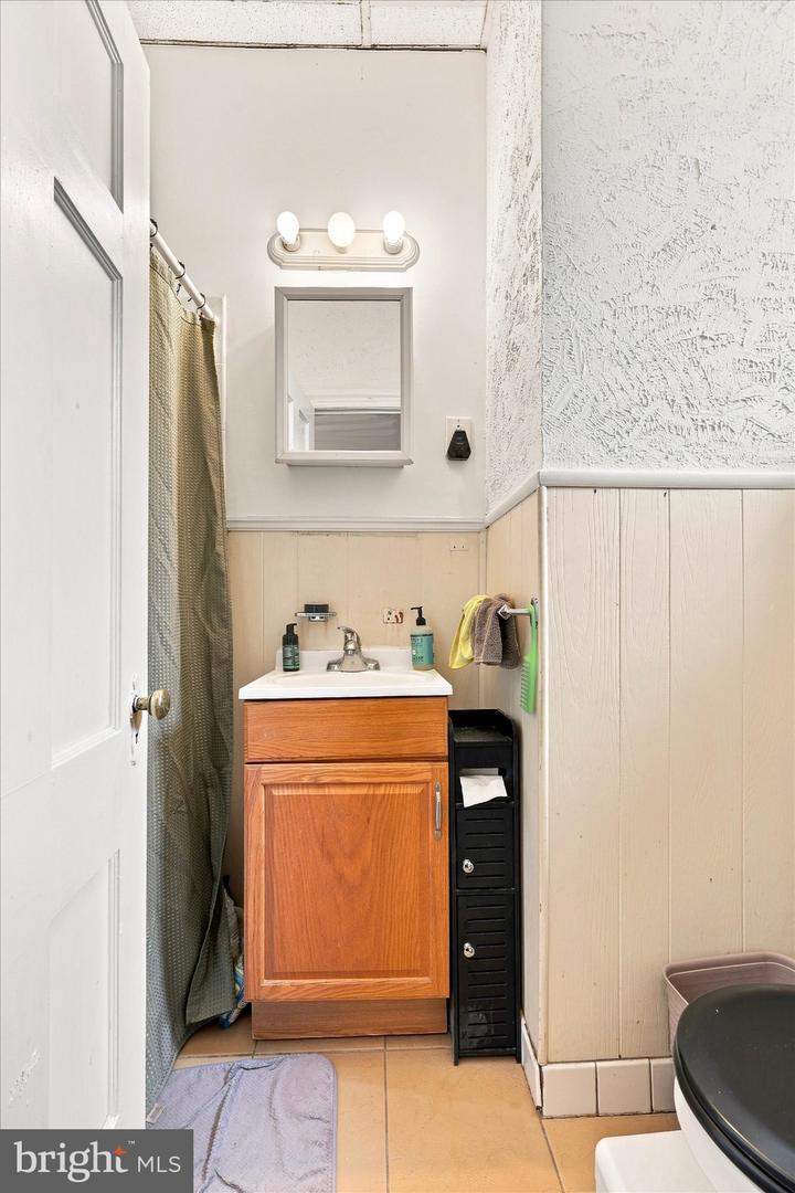 130 Sumac St Property Photo 35