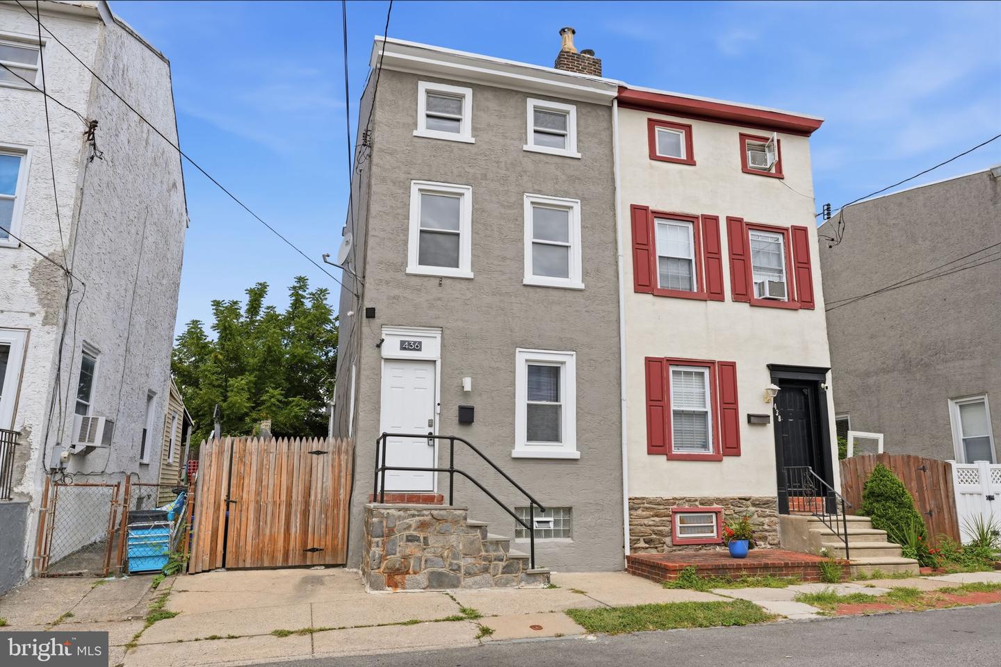 436 Lemonte St Property Photo 2