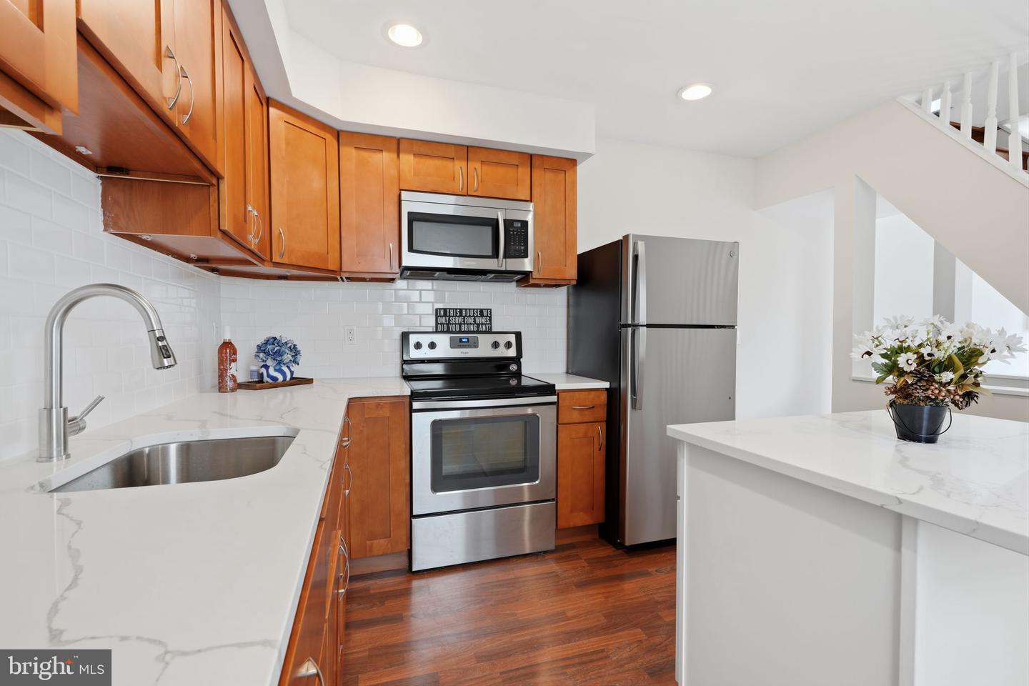 436 Lemonte St Property Photo 7