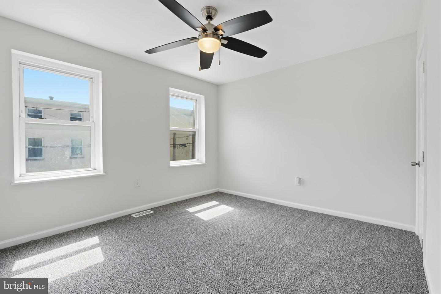436 Lemonte St Property Photo 10