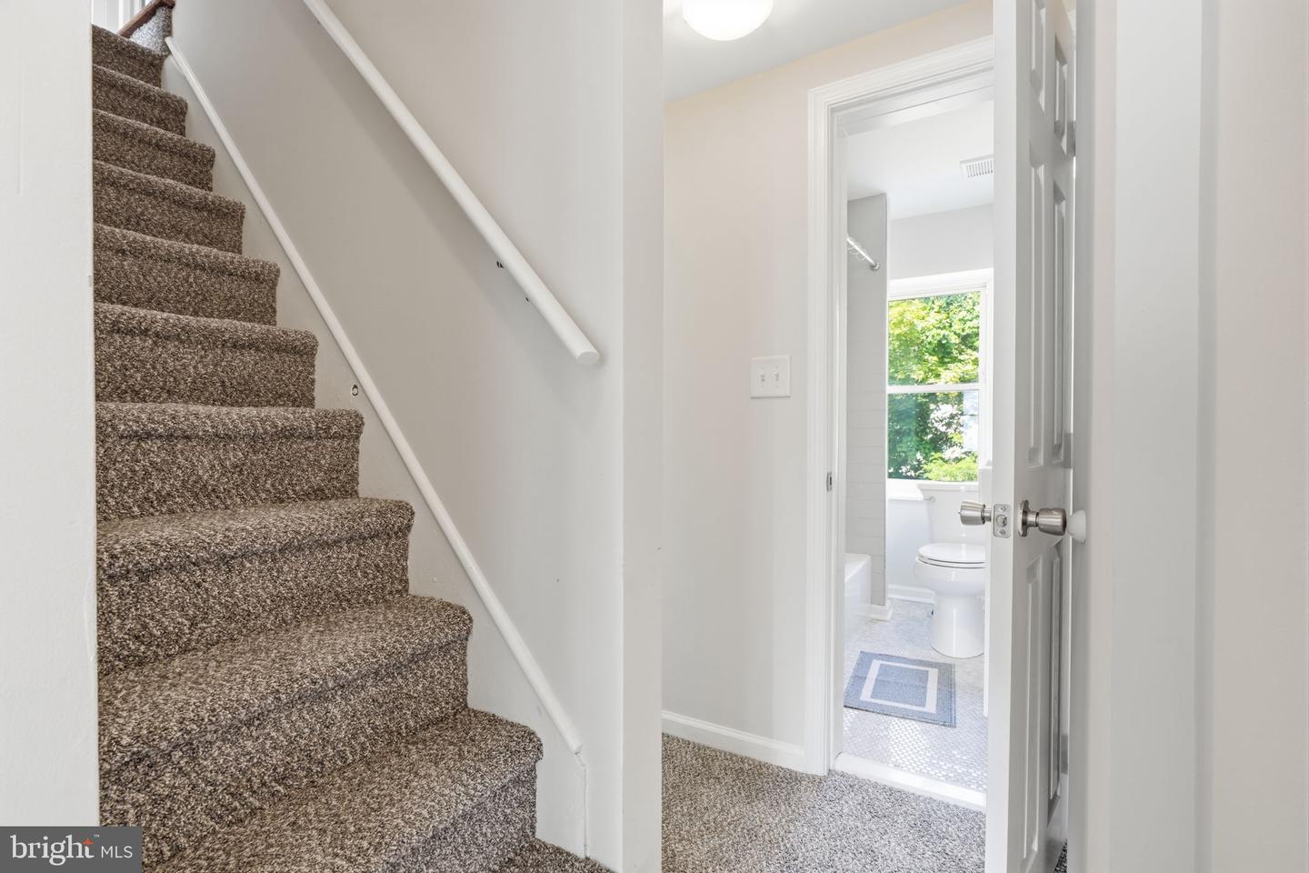 436 Lemonte St Property Photo 12