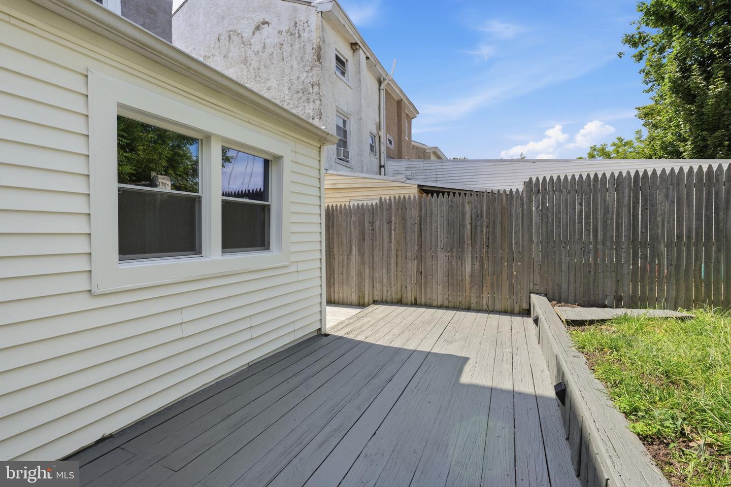 436 Lemonte St Property Photo 17