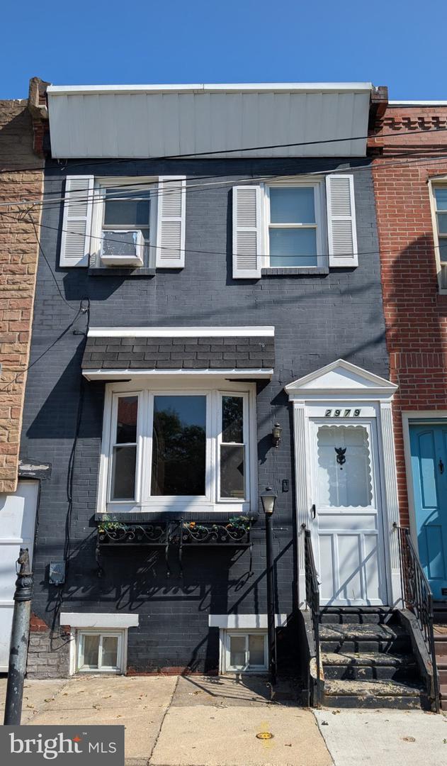 2979 MERCER ST Property Photo 1