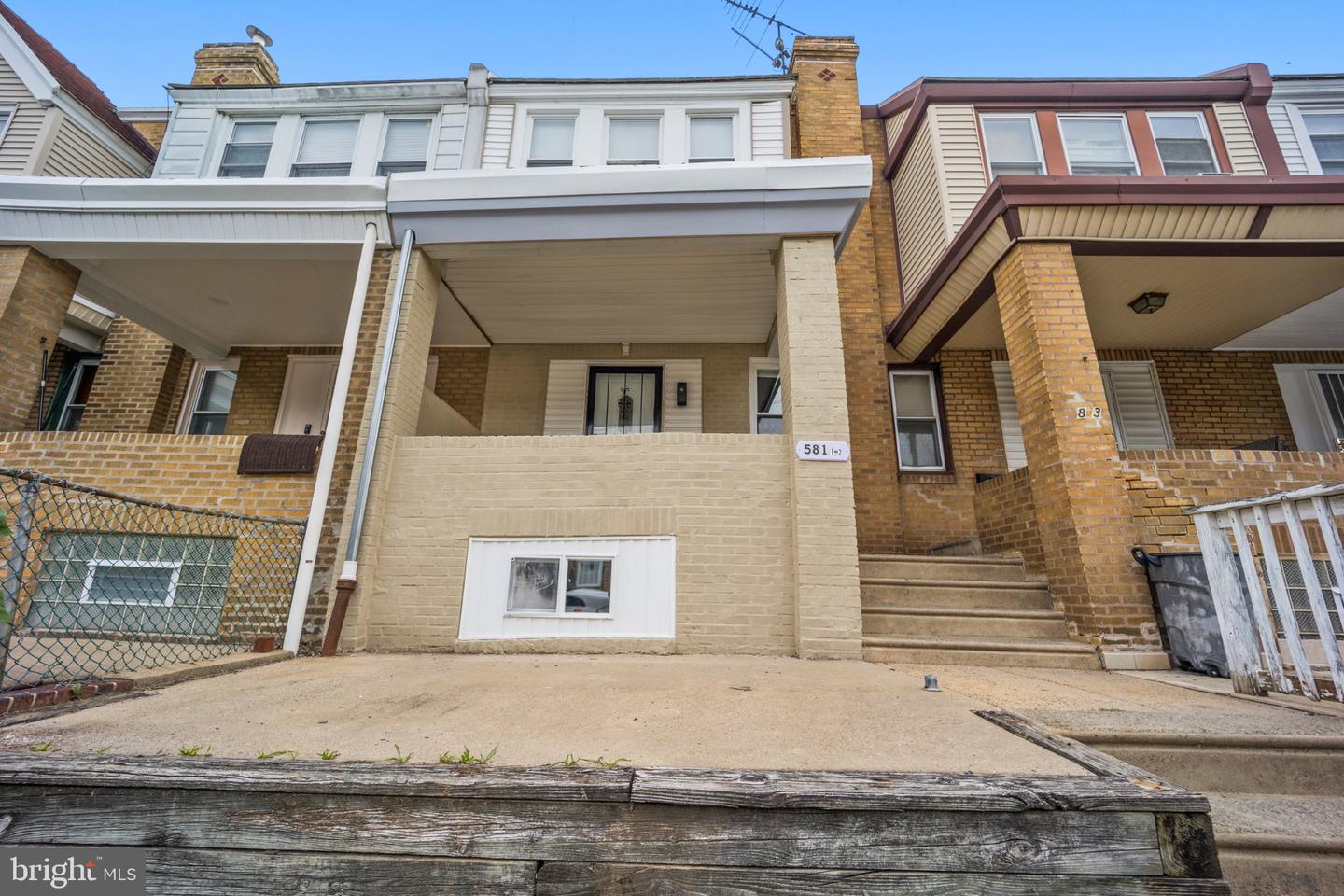 581 1/2 Rosalie St Property Photo 3