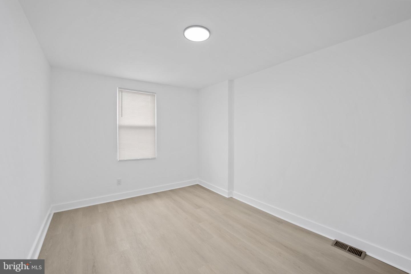 581 1/2 Rosalie St Property Photo 21