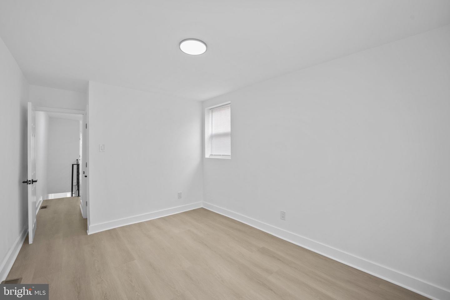 581 1/2 Rosalie St Property Photo 22
