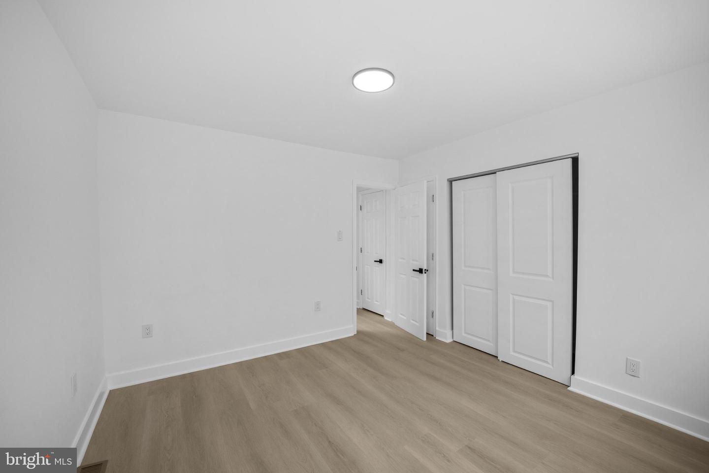 581 1/2 Rosalie St Property Photo 24