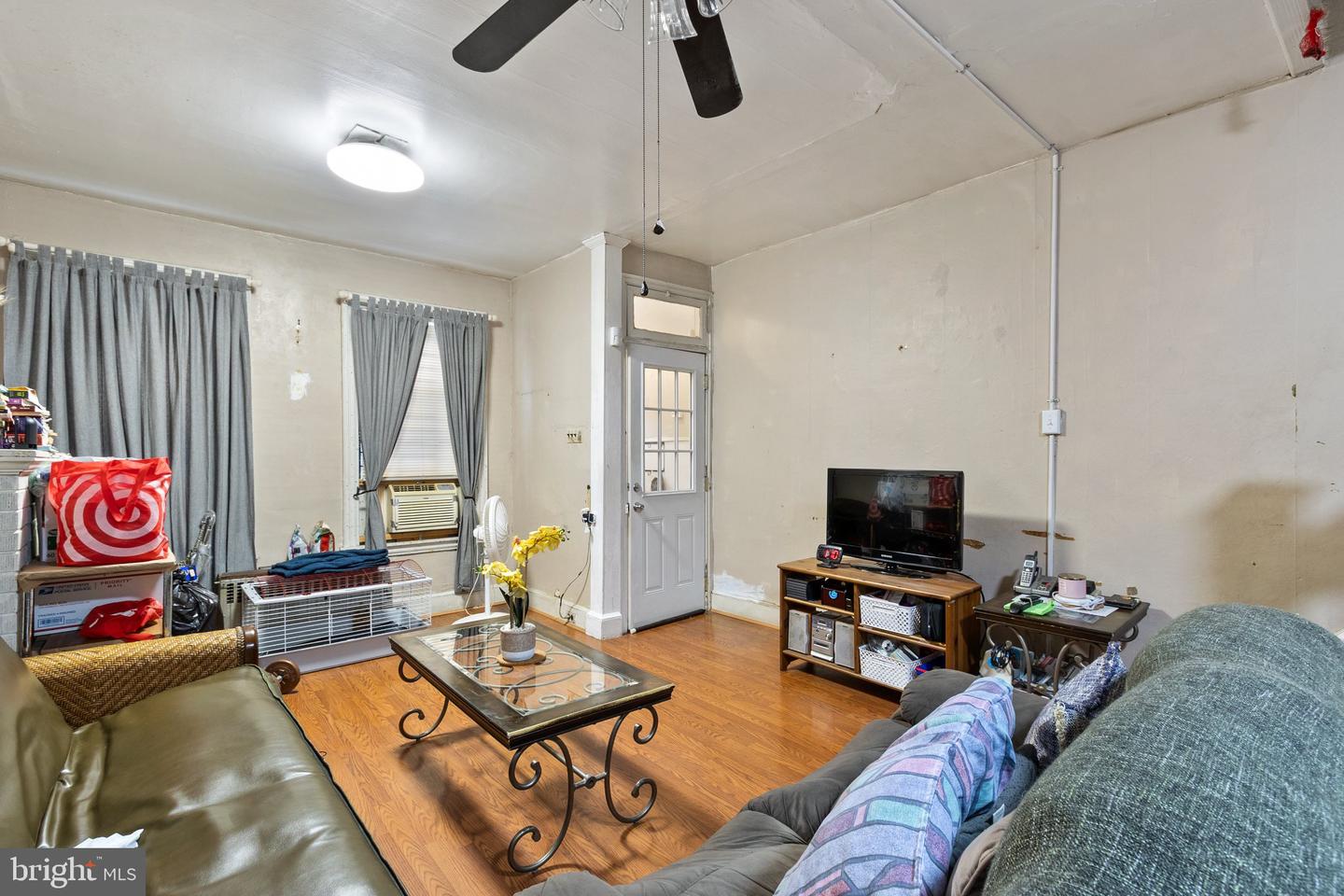 1734 Pierce St Property Photo 5