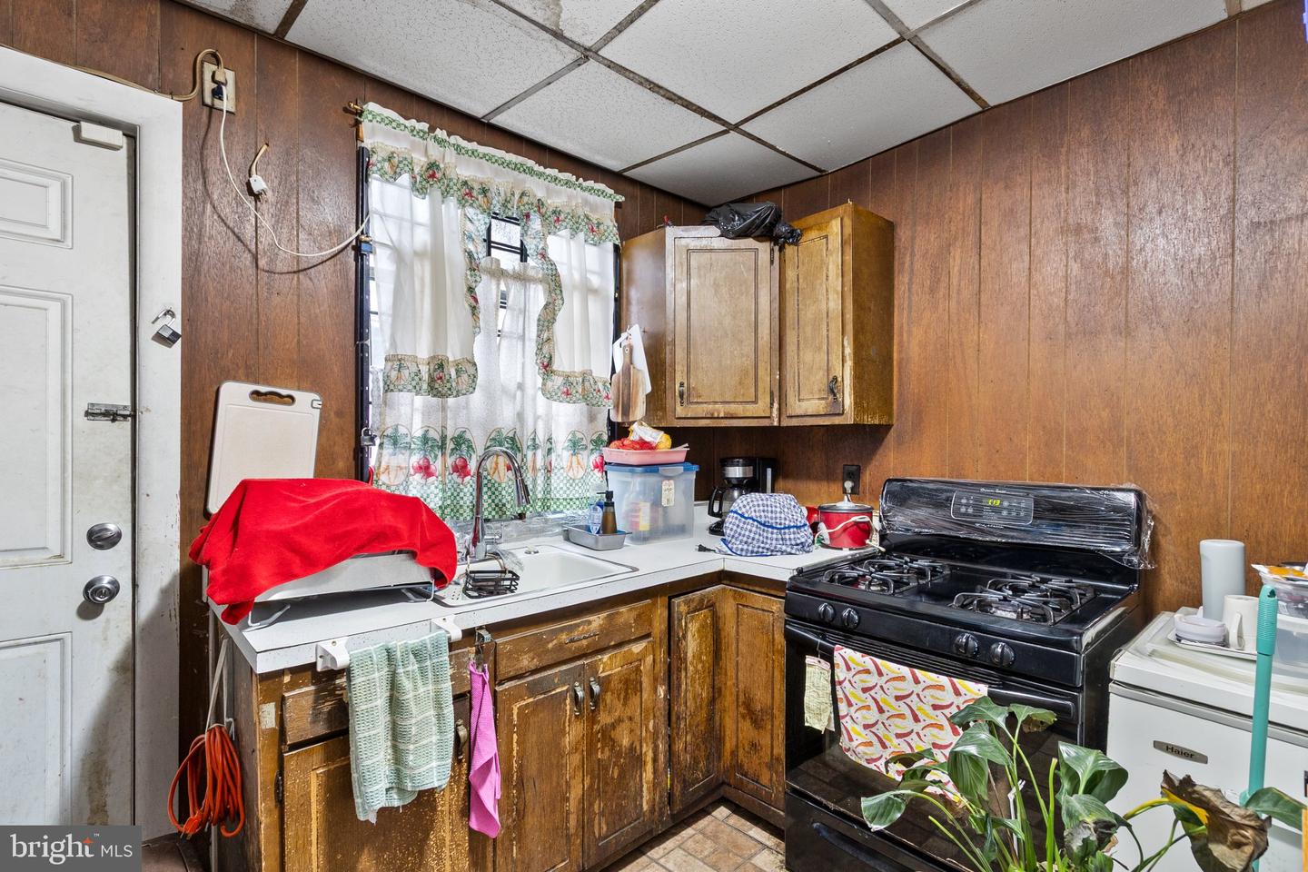 1734 Pierce St Property Photo 8