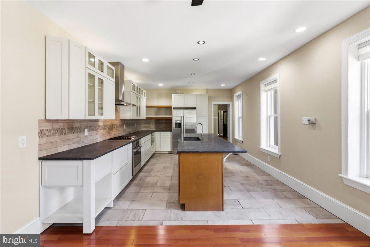138 Rector St #a Property Photo 8