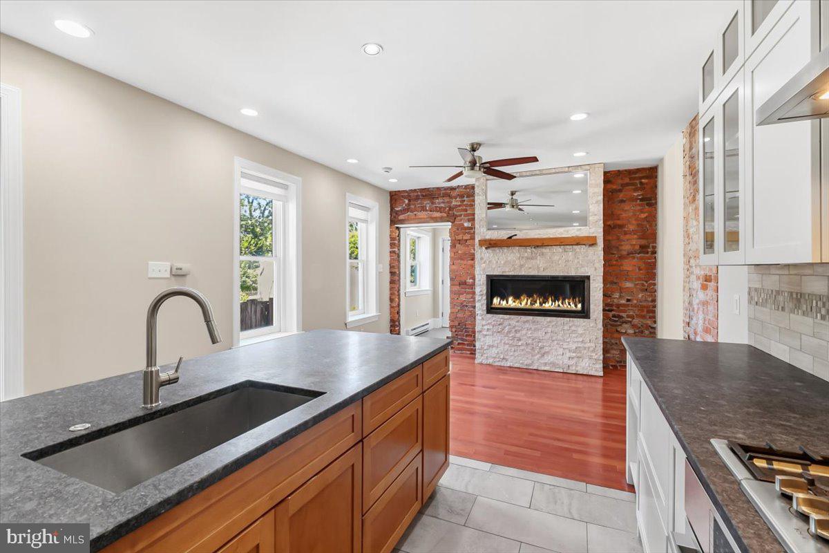 138 Rector St #a Property Photo 10