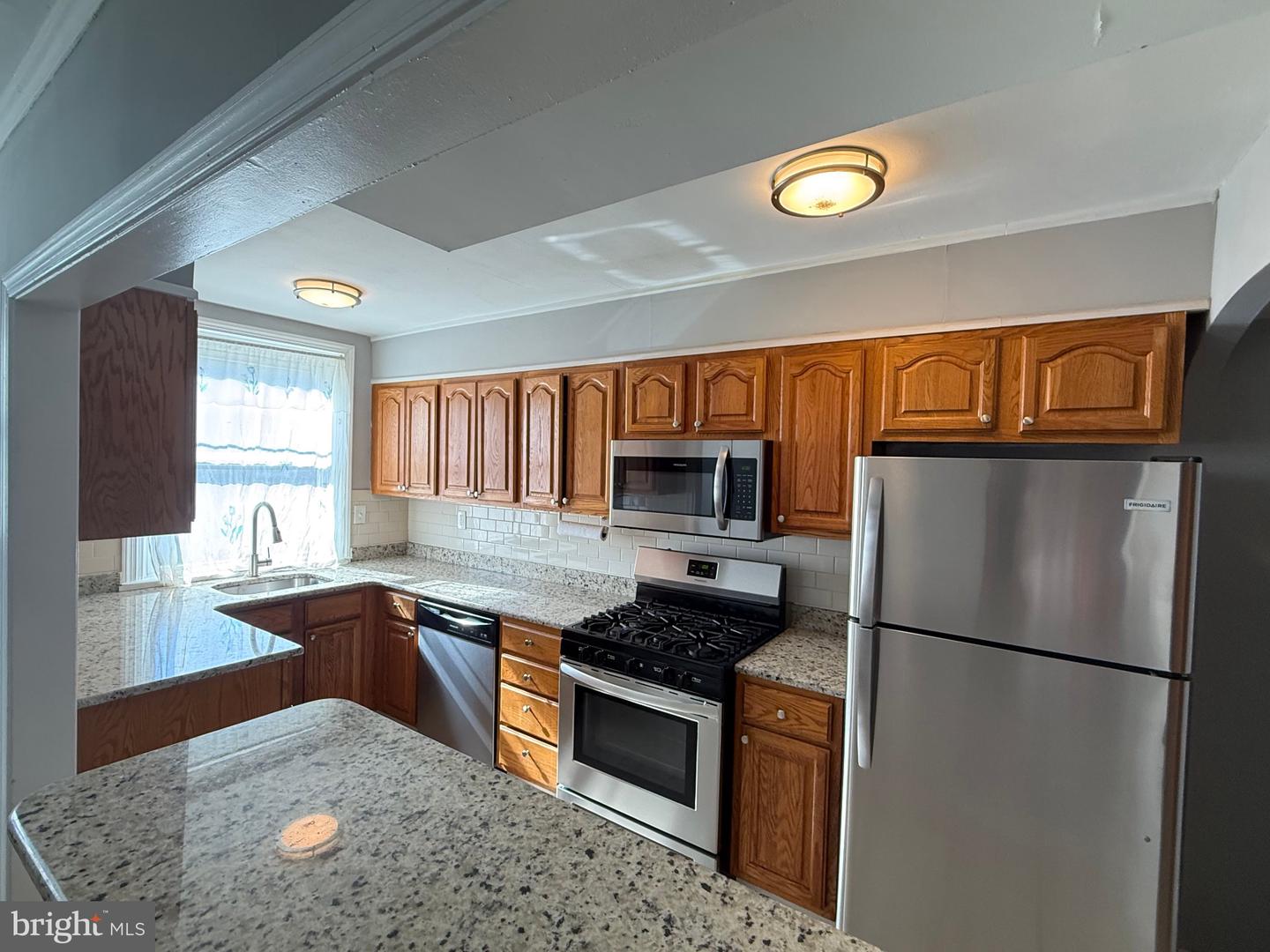 7133 Large Property Photo 5