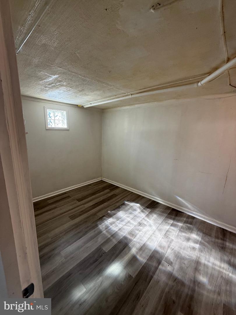 7133 Large Property Photo 10