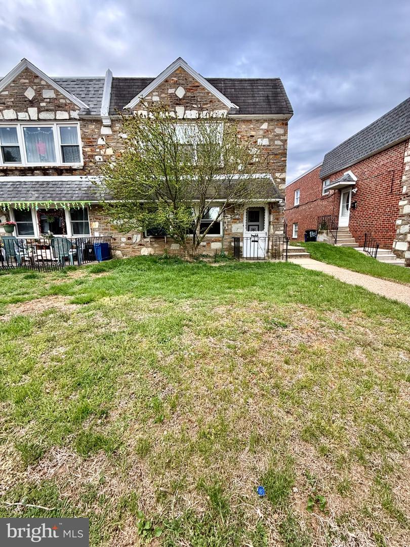 1708 Loney St Property Photo 2