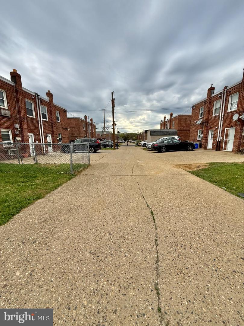 1708 Loney St Property Photo 4