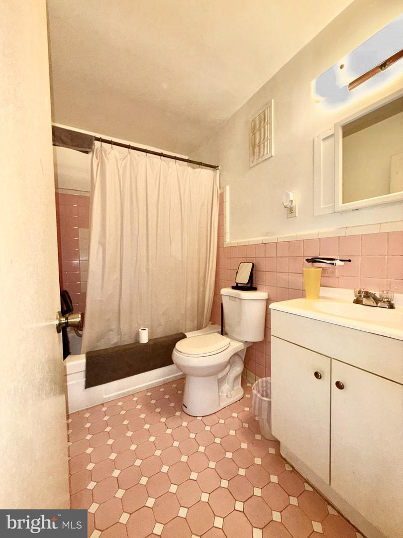 1708 Loney St Property Photo 11