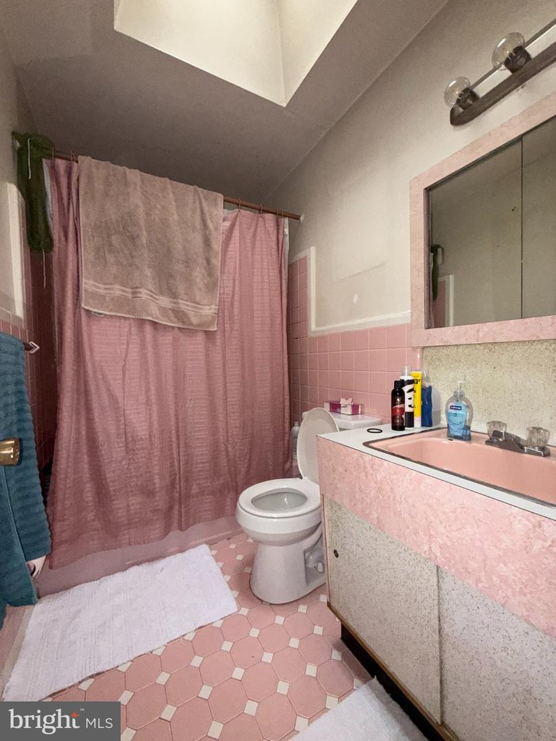 1708 Loney St Property Photo 14