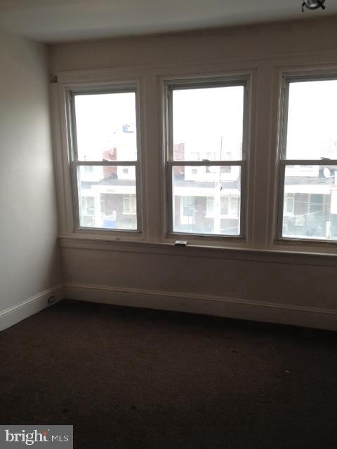 5720-3801 N Lambert St Property Photo 12