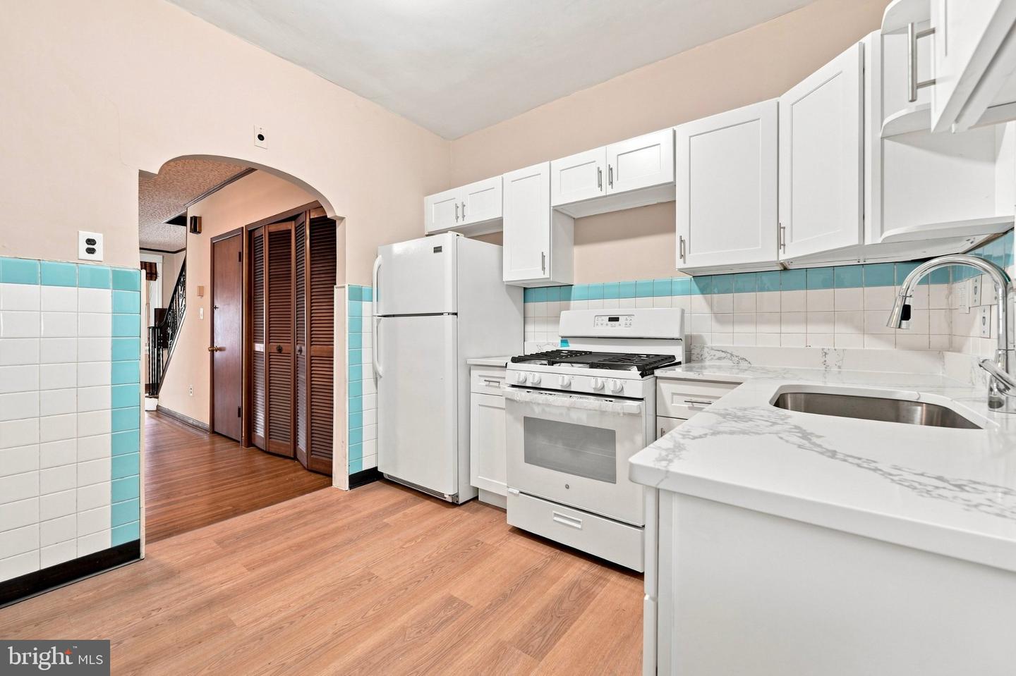 2108 S Woodstock St Property Photo 3