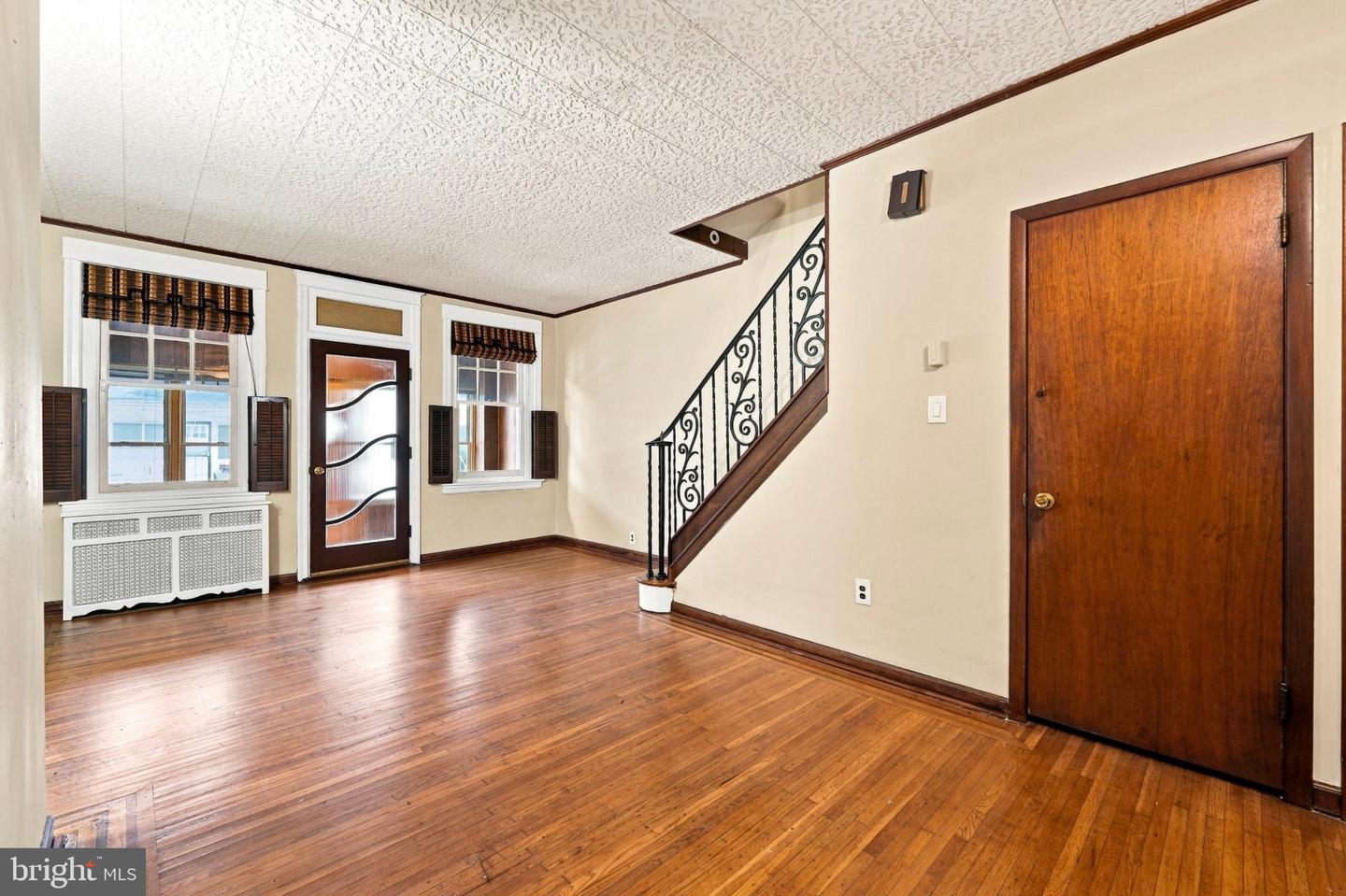 2108 S Woodstock St Property Photo 6