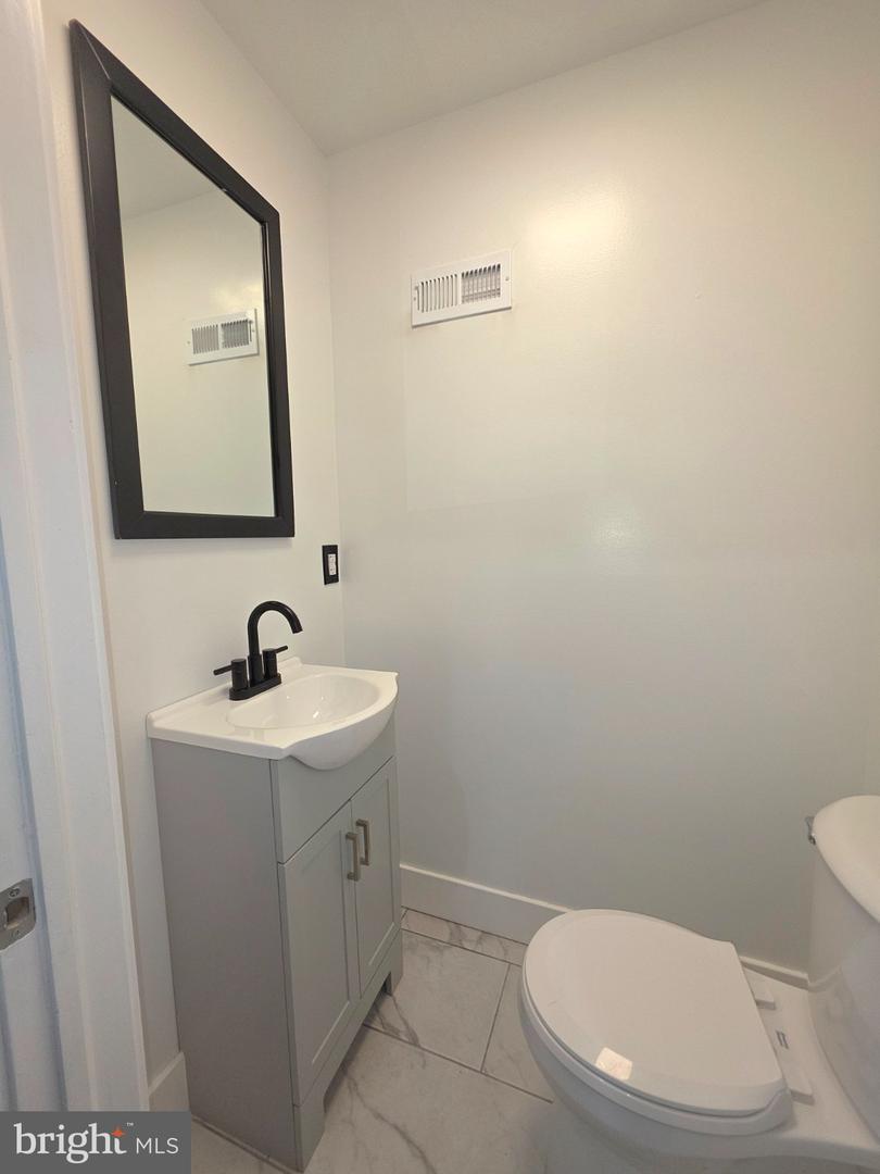 904 Sterner St Property Photo 5