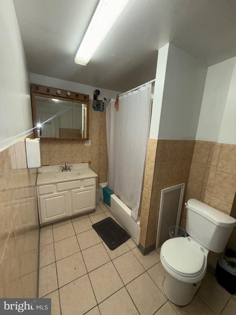 6814 Yocum St Property Photo 15