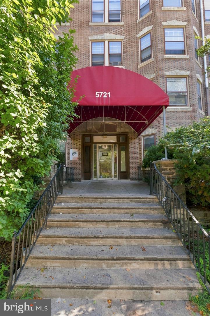 5721 Morris St #404 Property Photo 5