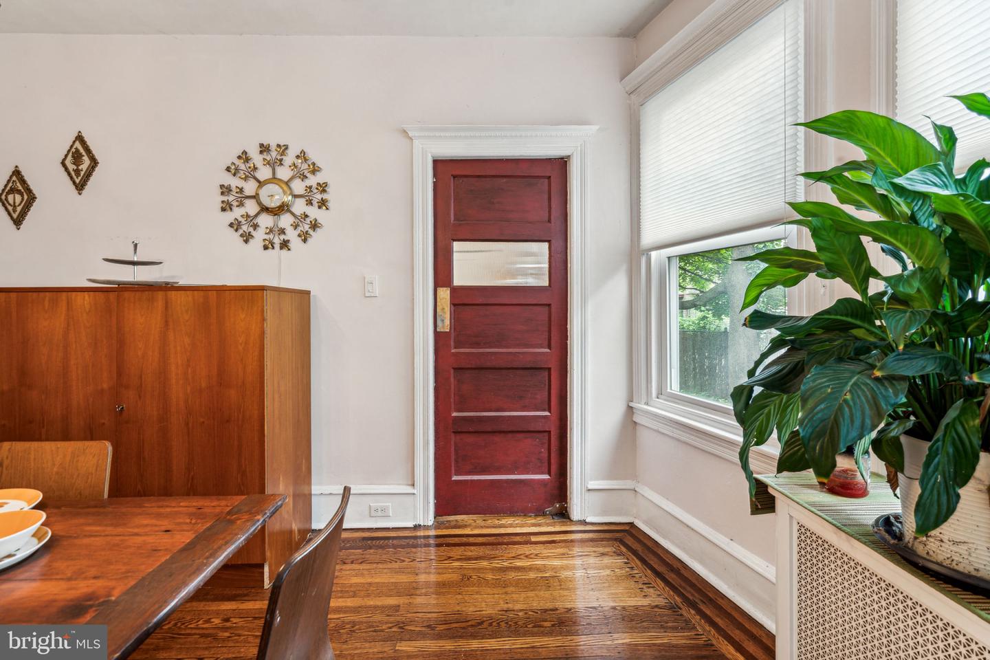 6607 13th St Property Photo 9
