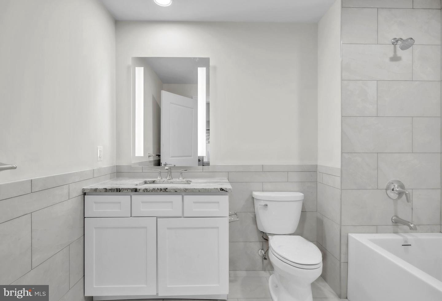 1801 Market St #2420 Property Photo 10