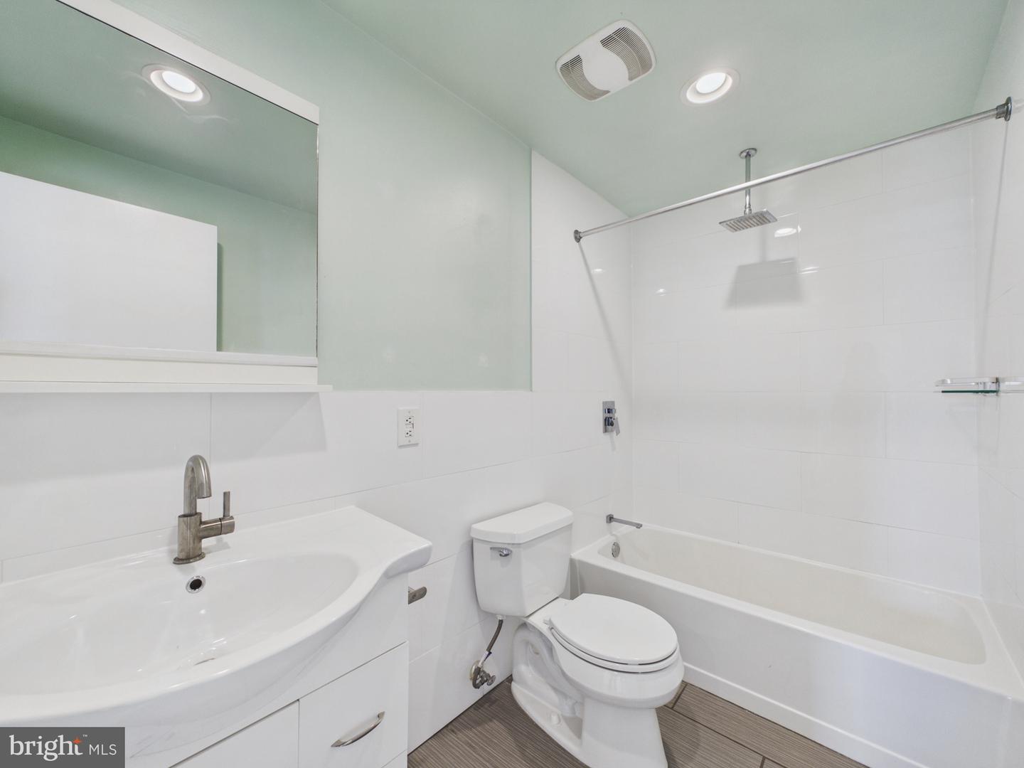 241 S 49th St #715 Property Photo 13