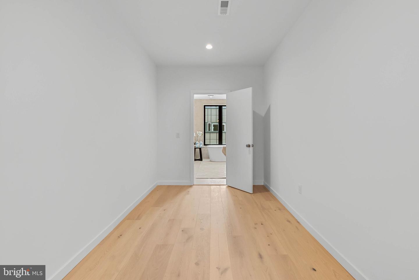 267 Delmar St Property Photo 15
