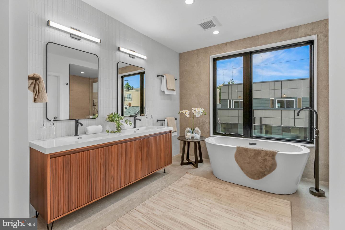 267 Delmar St Property Photo 16