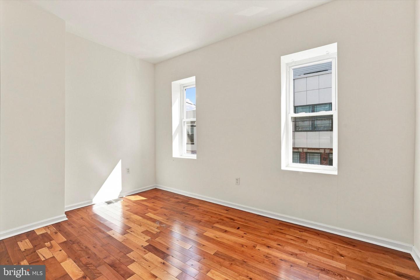 1526 S Lambert St Property Photo 8