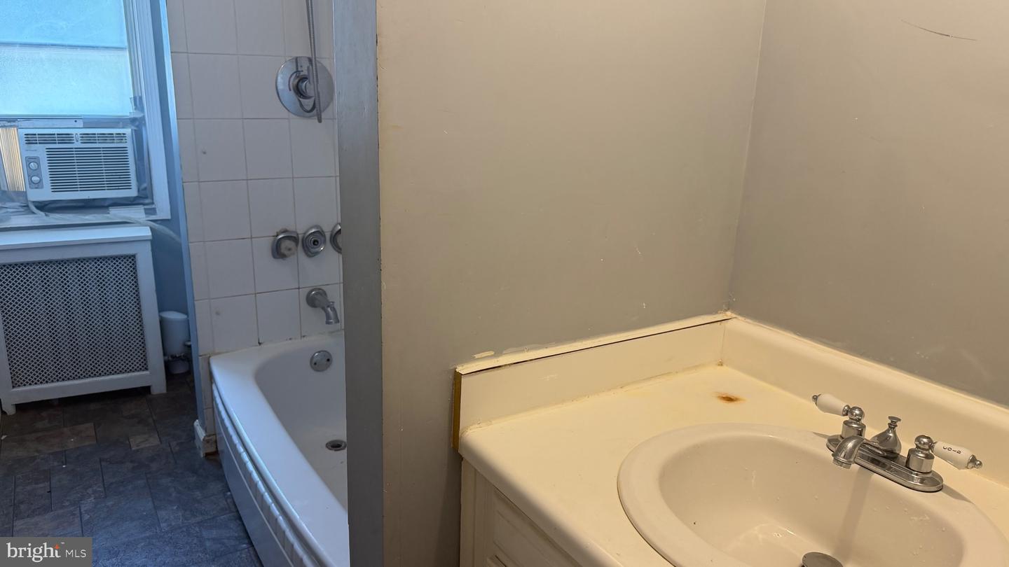 2731-33 Buckius St Property Photo 11