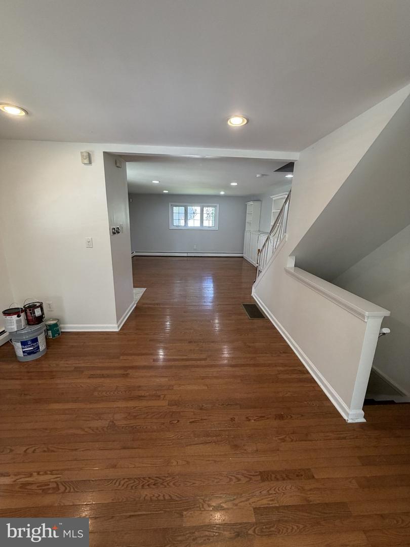 7247 Valley Ave Property Photo 13