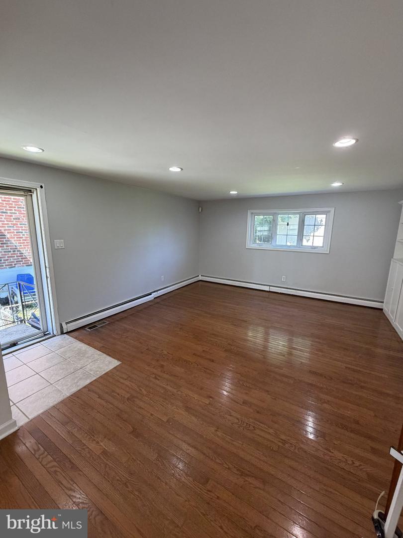 7247 Valley Ave Property Photo 16