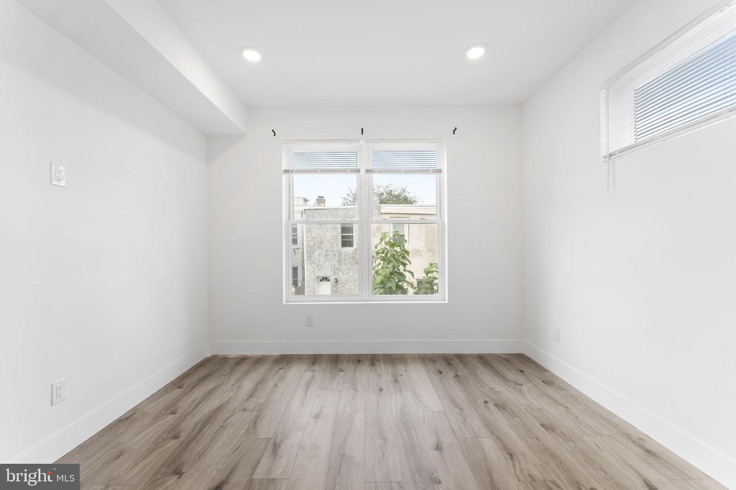 2429 W Thompson St #b Property Photo 11