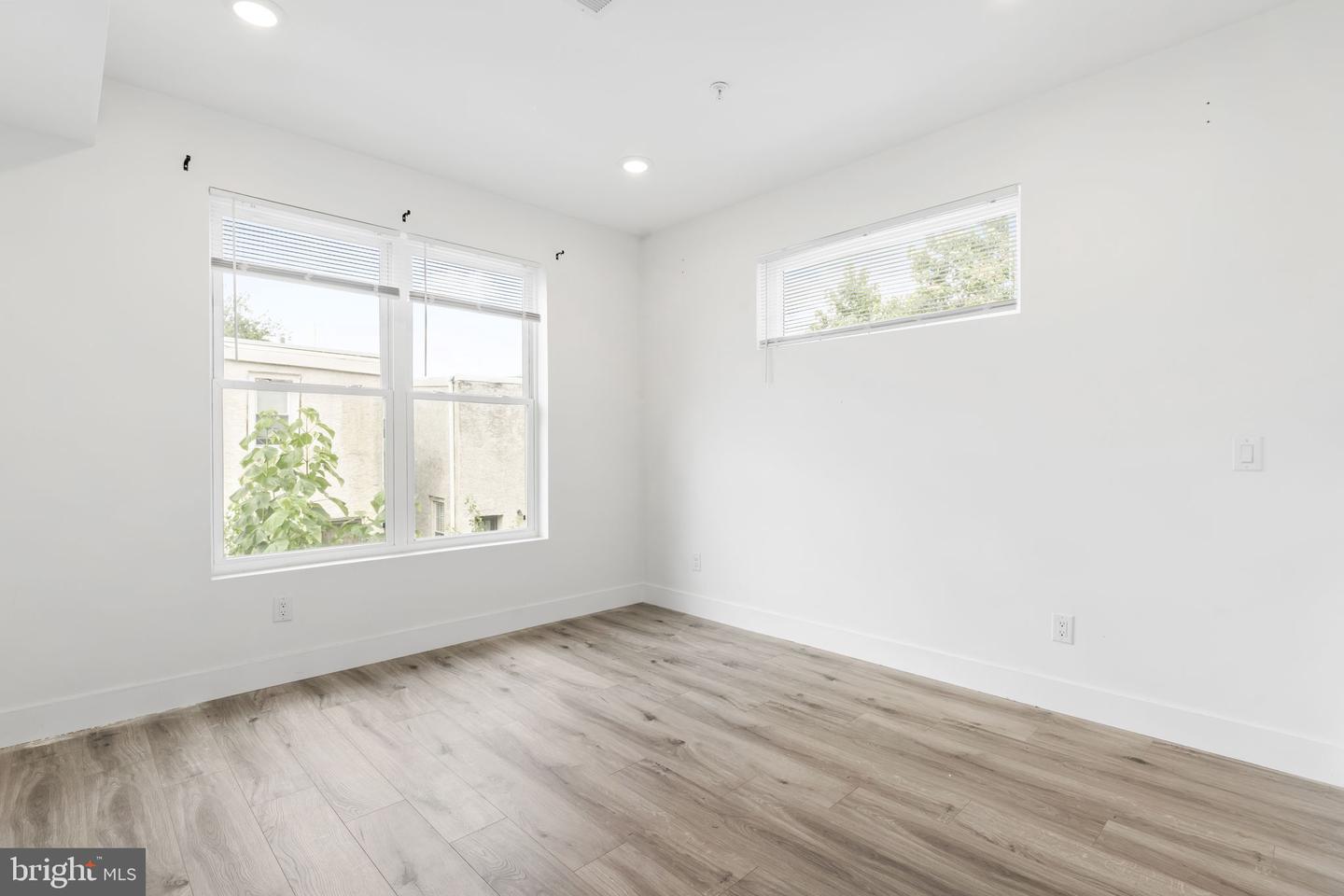 2429 W Thompson St #b Property Photo 13