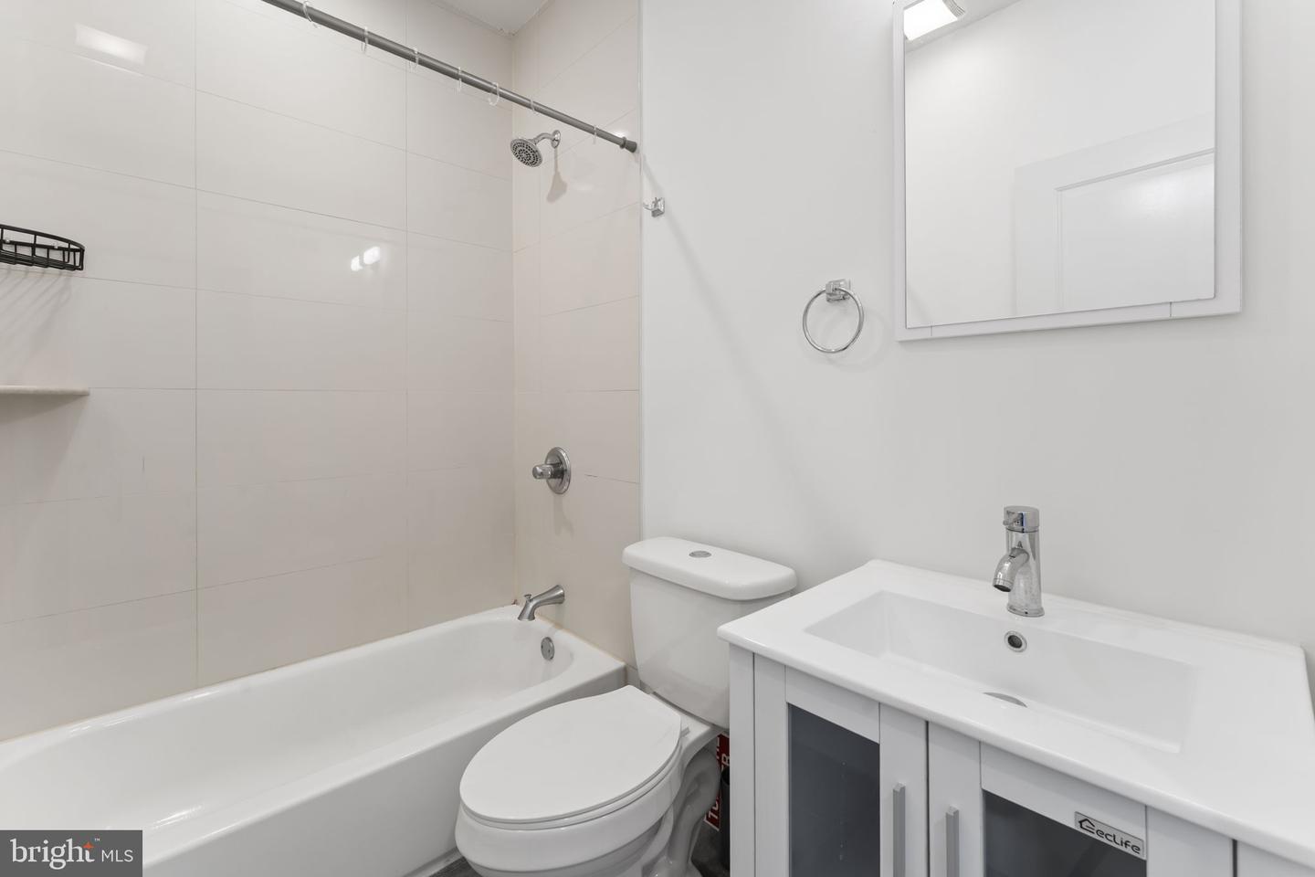 2429 W Thompson St #b Property Photo 15