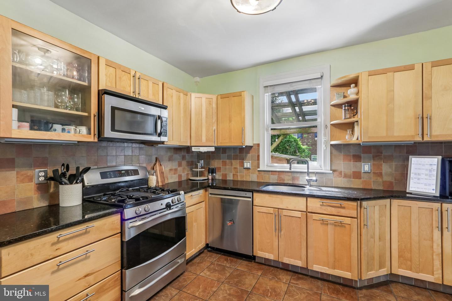 457 Delmar St Property Photo 13