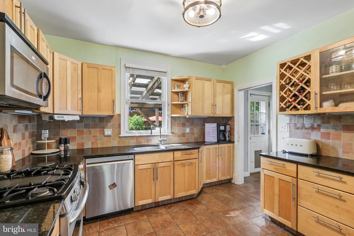 457 Delmar St Property Photo 14
