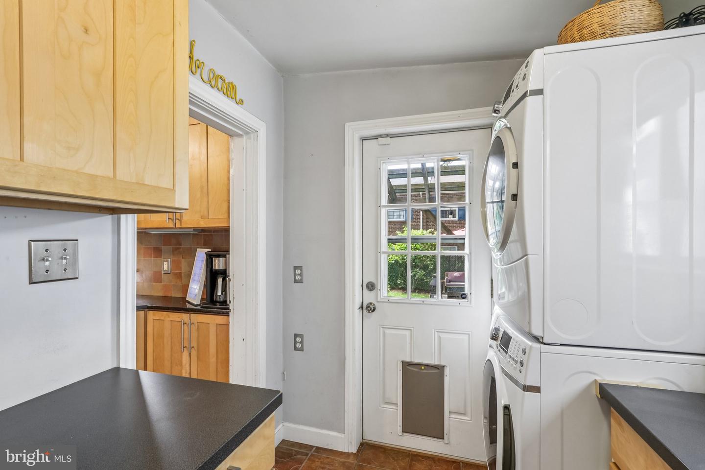 457 Delmar St Property Photo 18