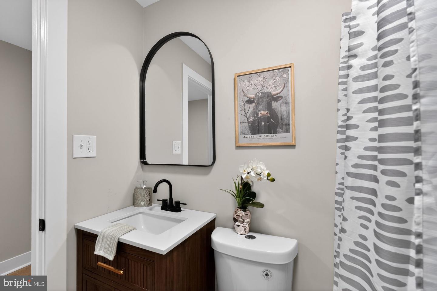 1537 Latona St Property Photo 23