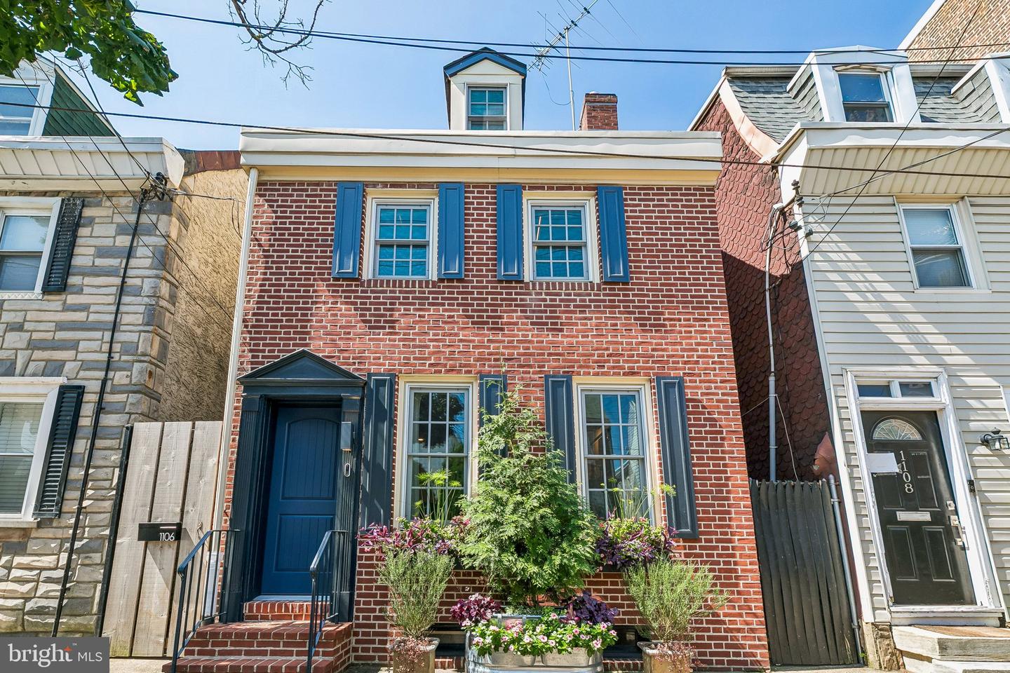 1106 Marlborough St Property Photo 1