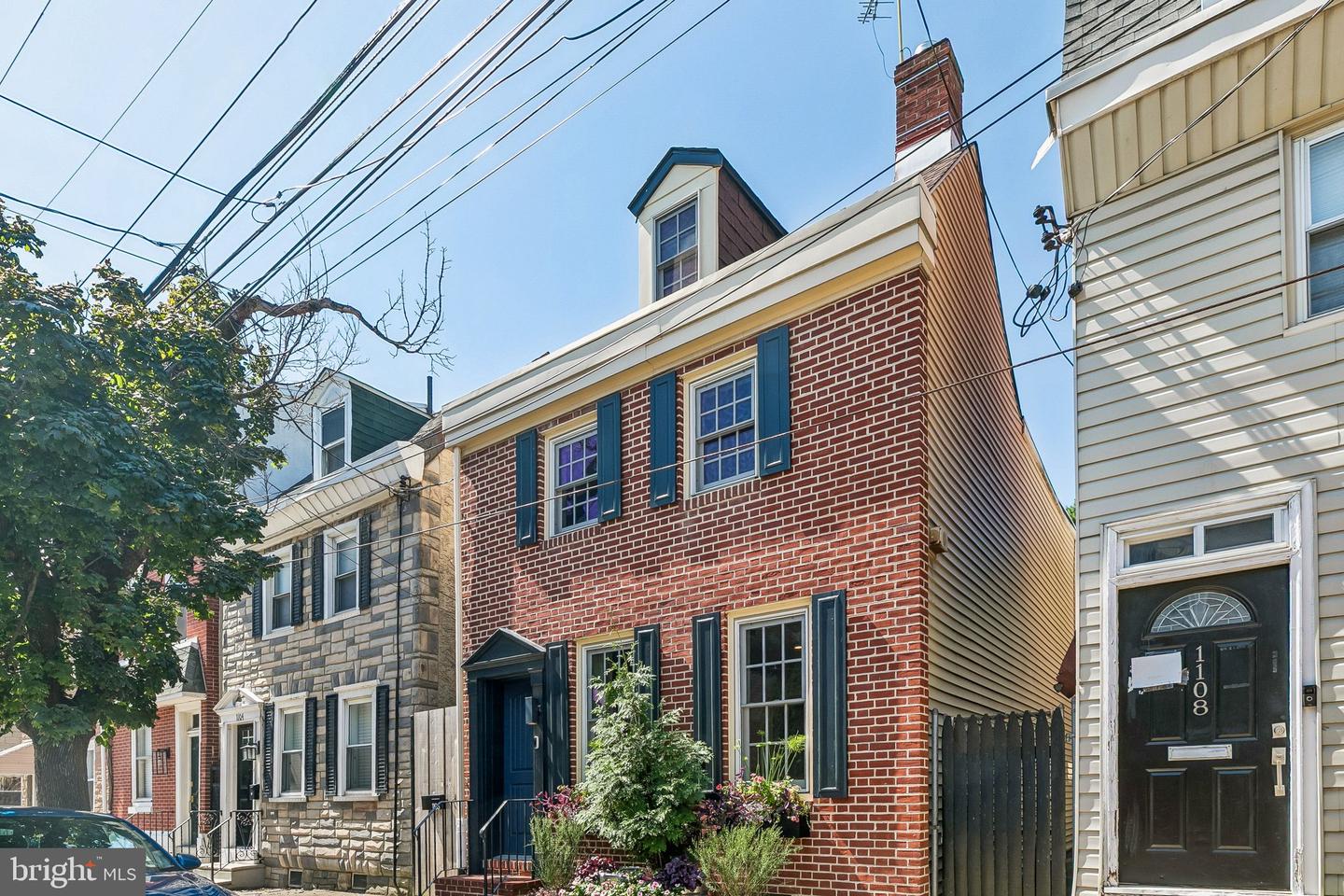 1106 Marlborough St Property Photo 3
