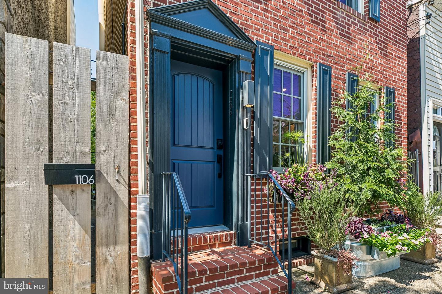 1106 Marlborough St Property Photo 4