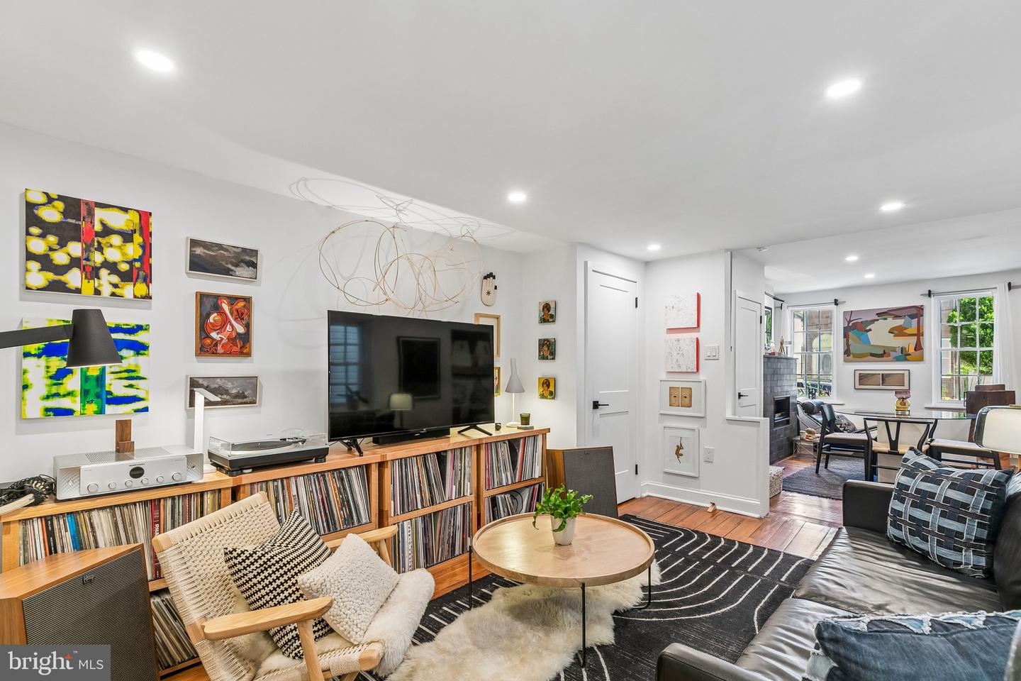 1106 Marlborough St Property Photo 5