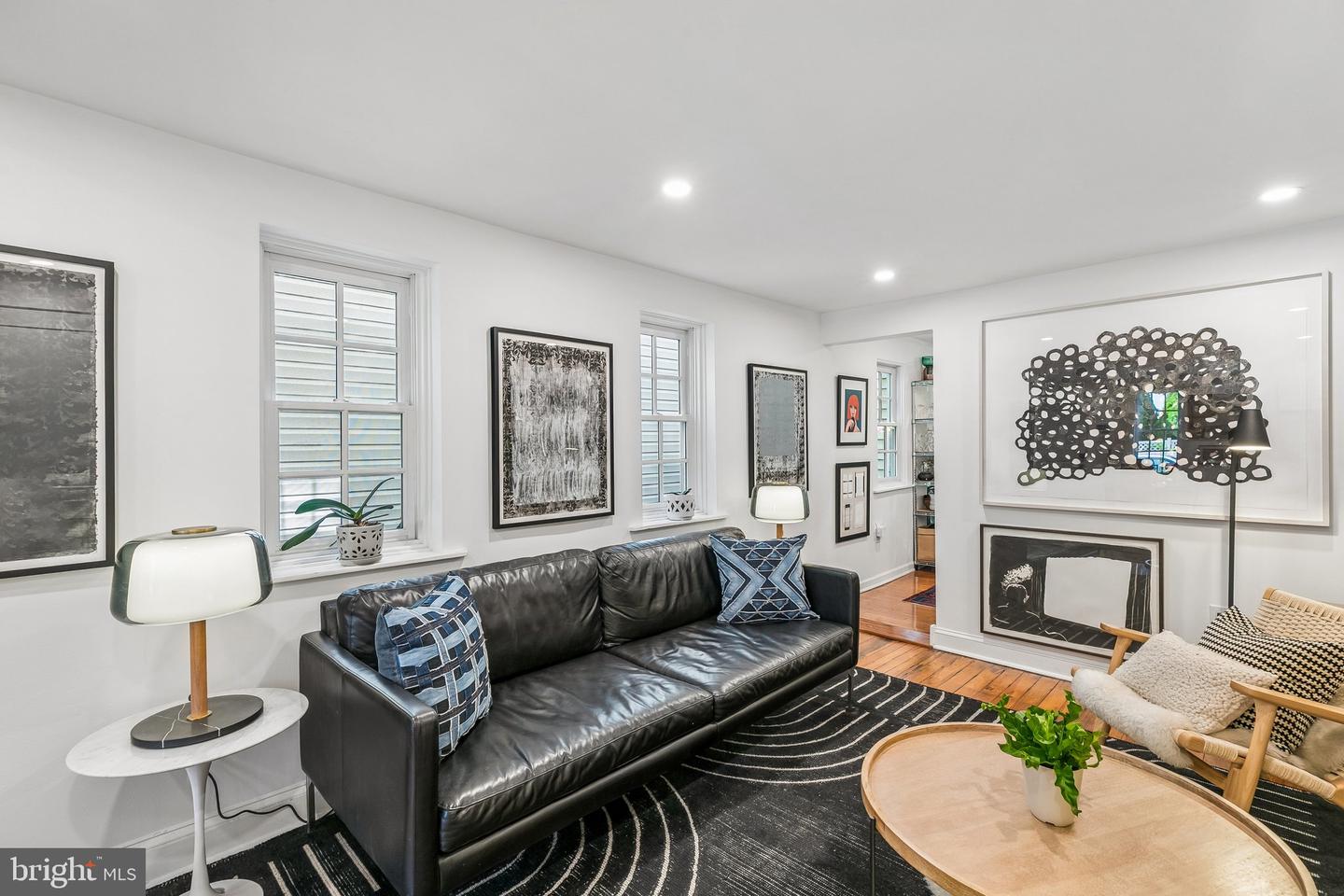 1106 Marlborough St Property Photo 6